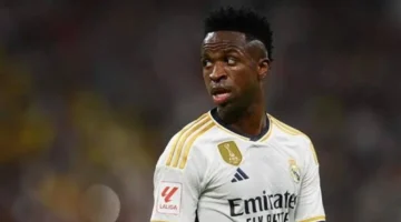 فينيسيوس يطالب براتب رونالدو لتجديد عقده مع ريال مدريد